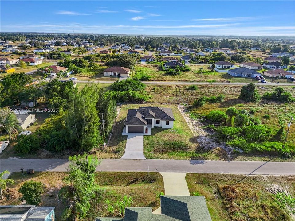 For Sale: $345,000 (4 beds, 2 baths, 1570 Square Feet)