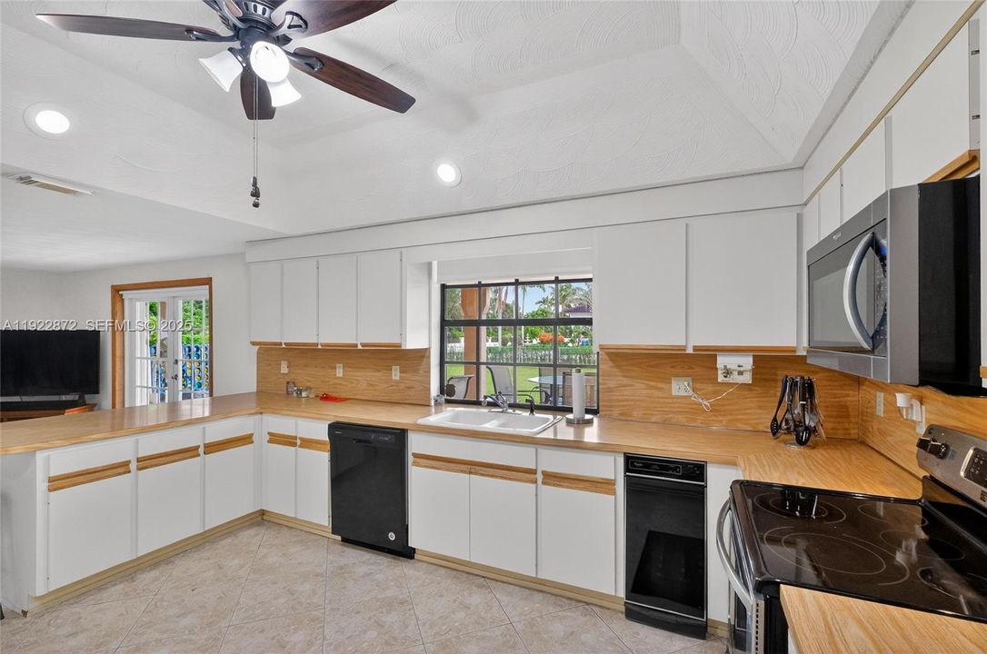 For Sale: $1,499,900 (4 beds, 3 baths, 3526 Square Feet)