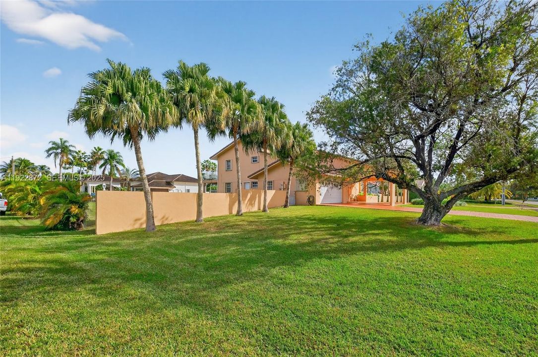 For Sale: $1,499,900 (4 beds, 3 baths, 3526 Square Feet)