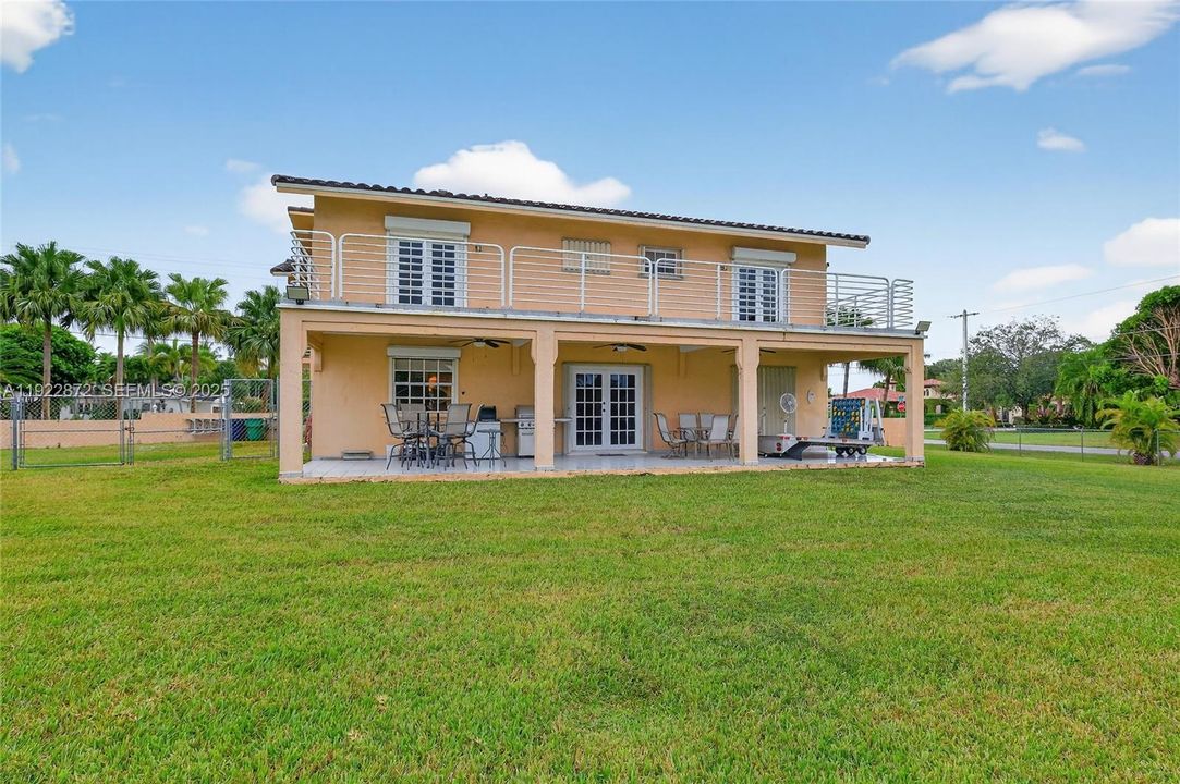 For Sale: $1,499,900 (4 beds, 3 baths, 3526 Square Feet)