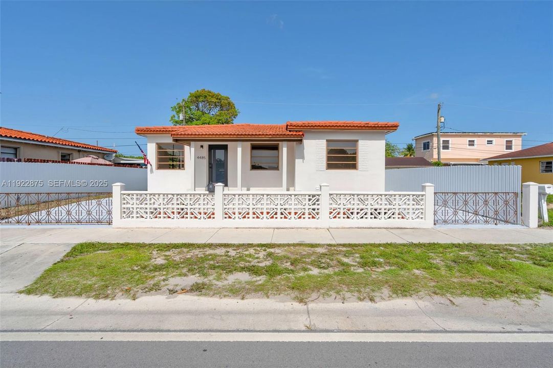 For Sale: $539,000 (3 beds, 1 baths, 1403 Square Feet)