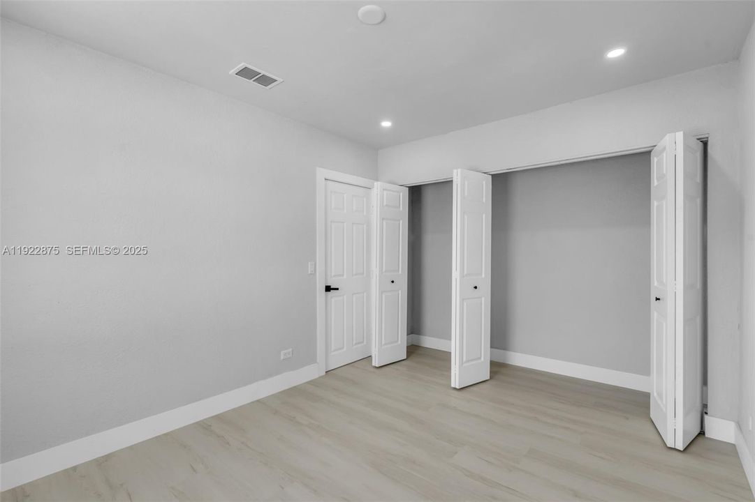 For Sale: $539,000 (3 beds, 1 baths, 1403 Square Feet)