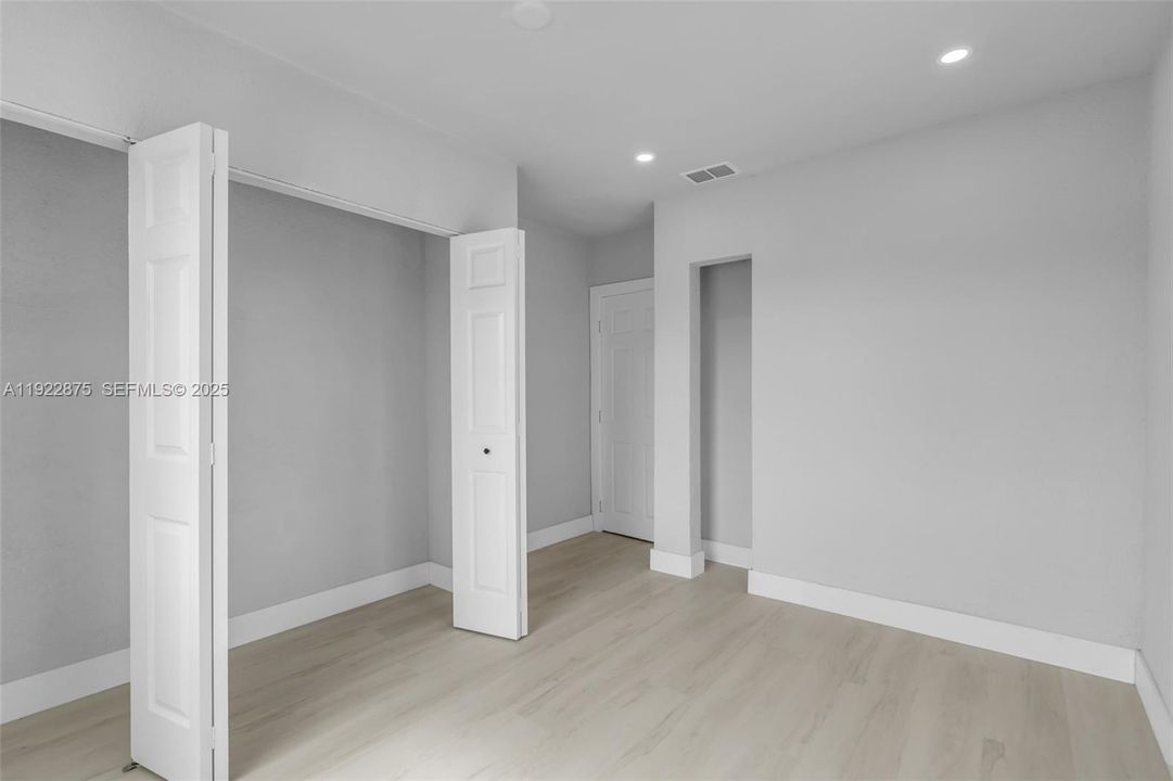 For Sale: $539,000 (3 beds, 1 baths, 1403 Square Feet)