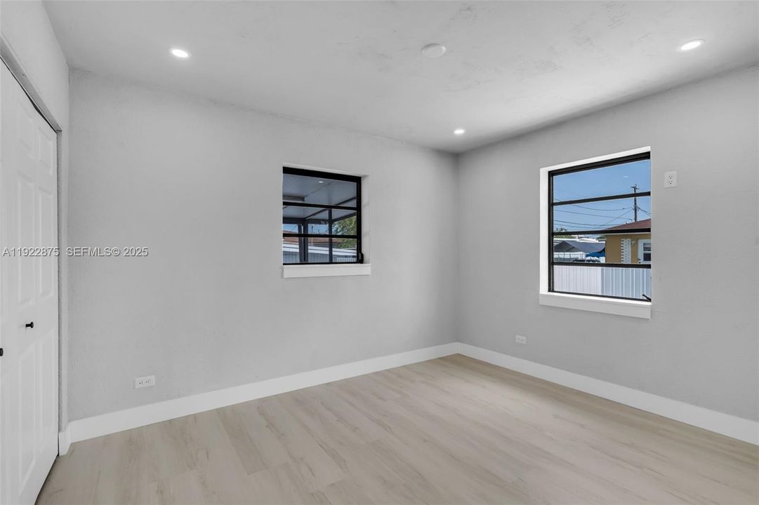 For Sale: $539,000 (3 beds, 1 baths, 1403 Square Feet)