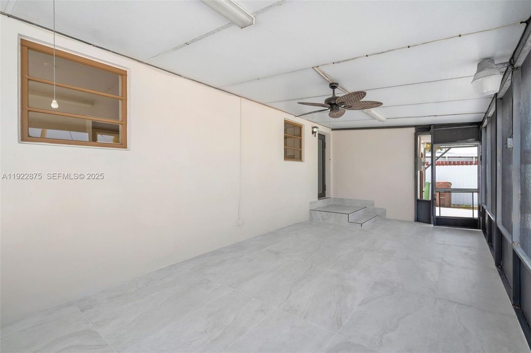 For Sale: $539,000 (3 beds, 1 baths, 1403 Square Feet)