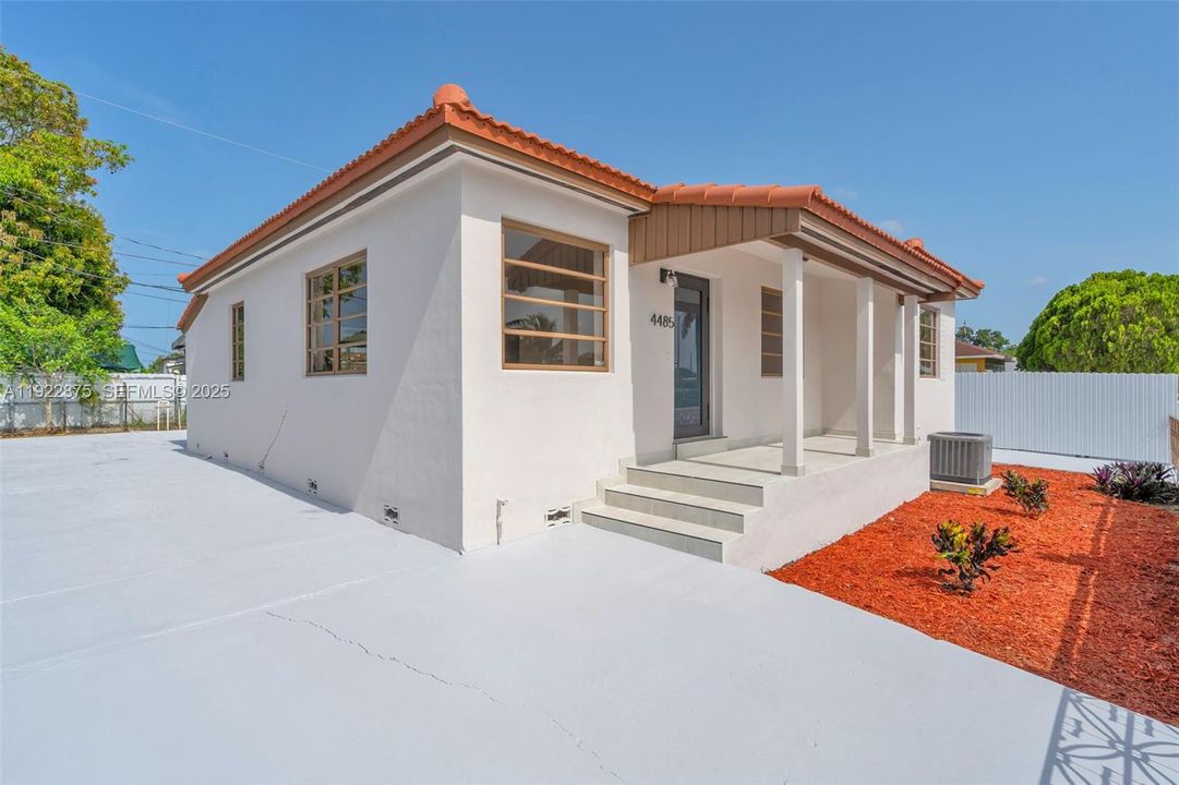 For Sale: $539,000 (3 beds, 1 baths, 1403 Square Feet)