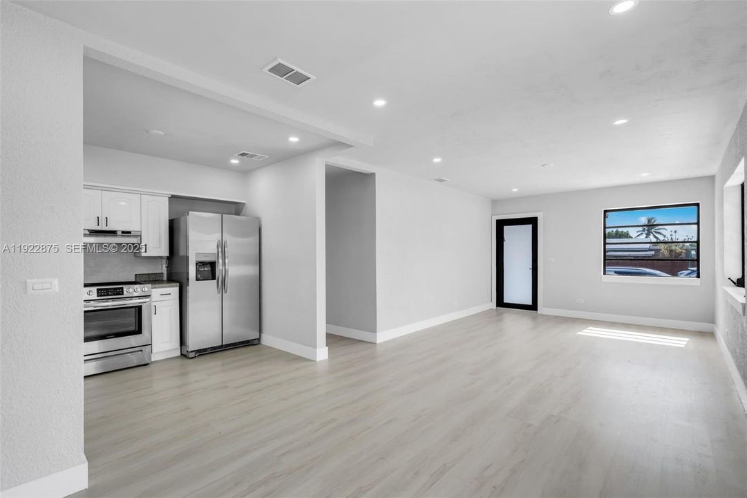 For Sale: $539,000 (3 beds, 1 baths, 1403 Square Feet)