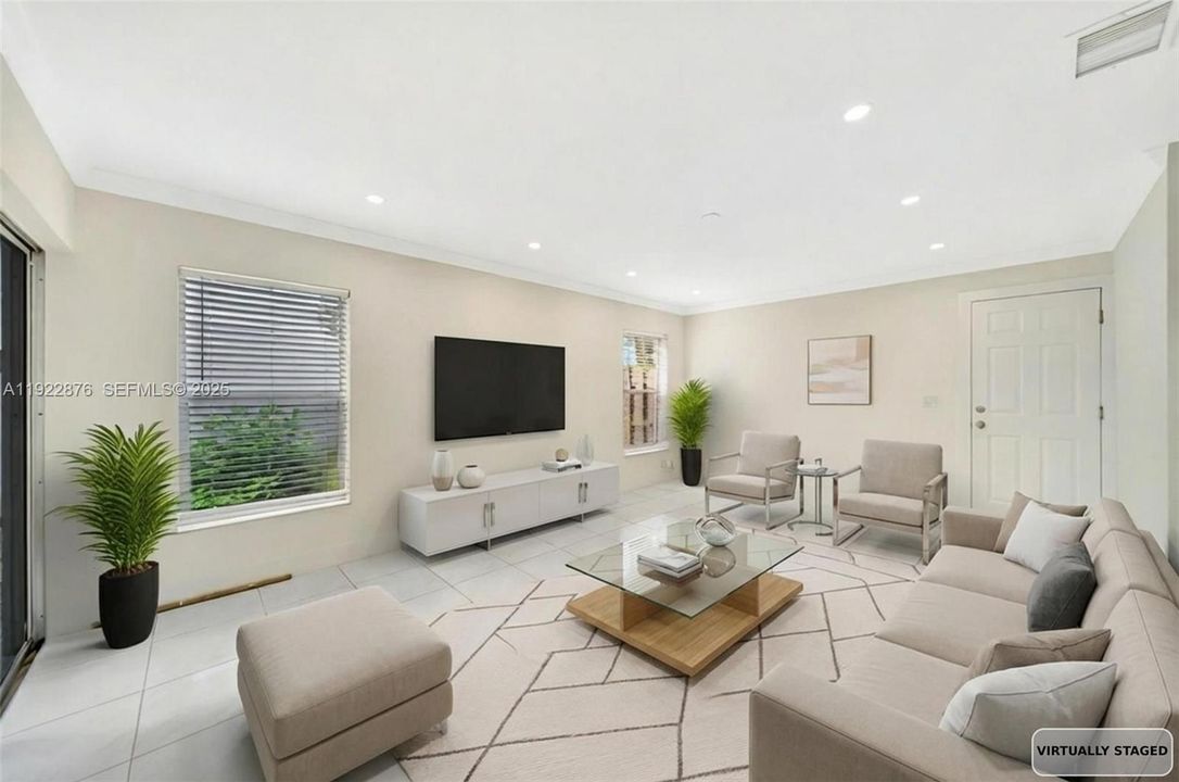 En Venta: $490,000 (3 camas, 2 baños, 1986 Pies cuadrados)