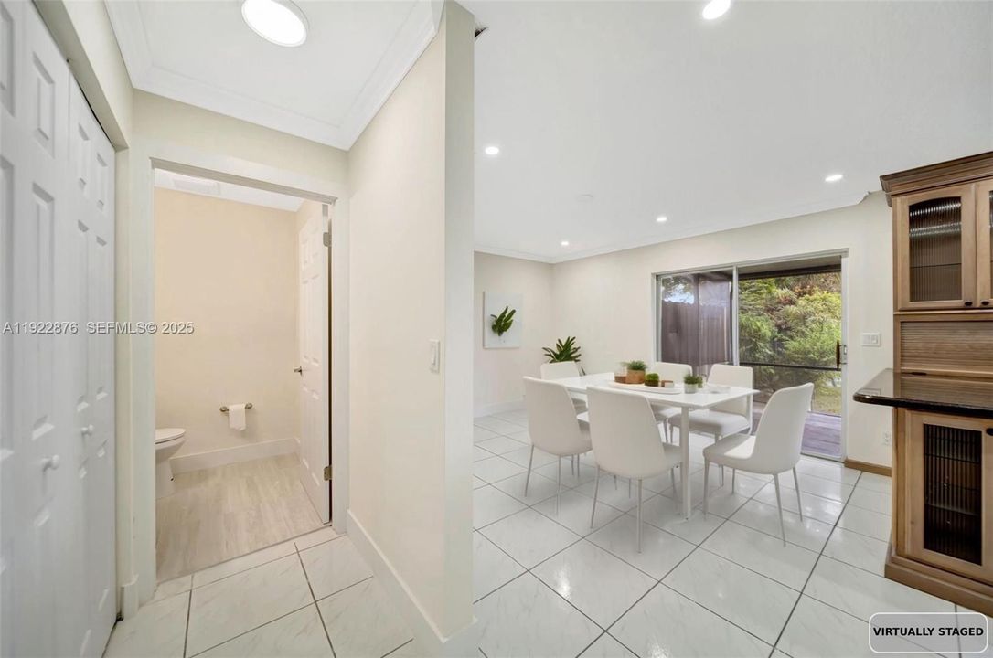 En Venta: $490,000 (3 camas, 2 baños, 1986 Pies cuadrados)