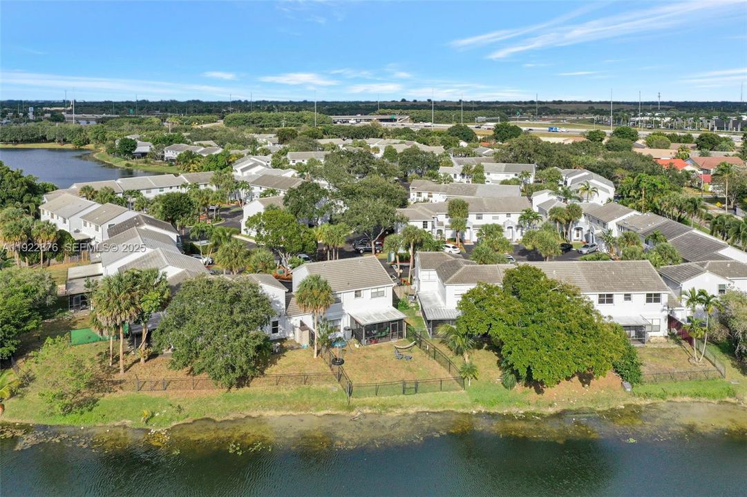 En Venta: $490,000 (3 camas, 2 baños, 1986 Pies cuadrados)