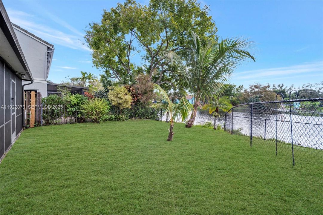 En Venta: $490,000 (3 camas, 2 baños, 1986 Pies cuadrados)