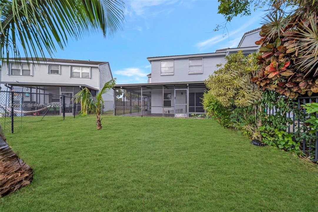 En Venta: $490,000 (3 camas, 2 baños, 1986 Pies cuadrados)