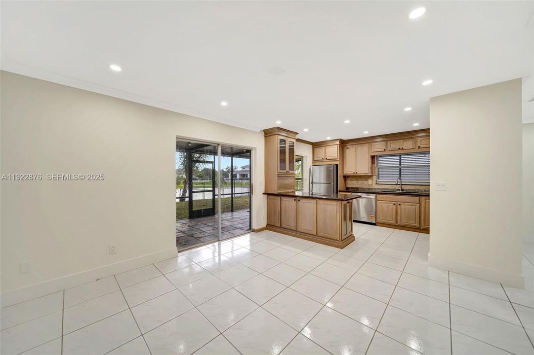 En Venta: $490,000 (3 camas, 2 baños, 1986 Pies cuadrados)