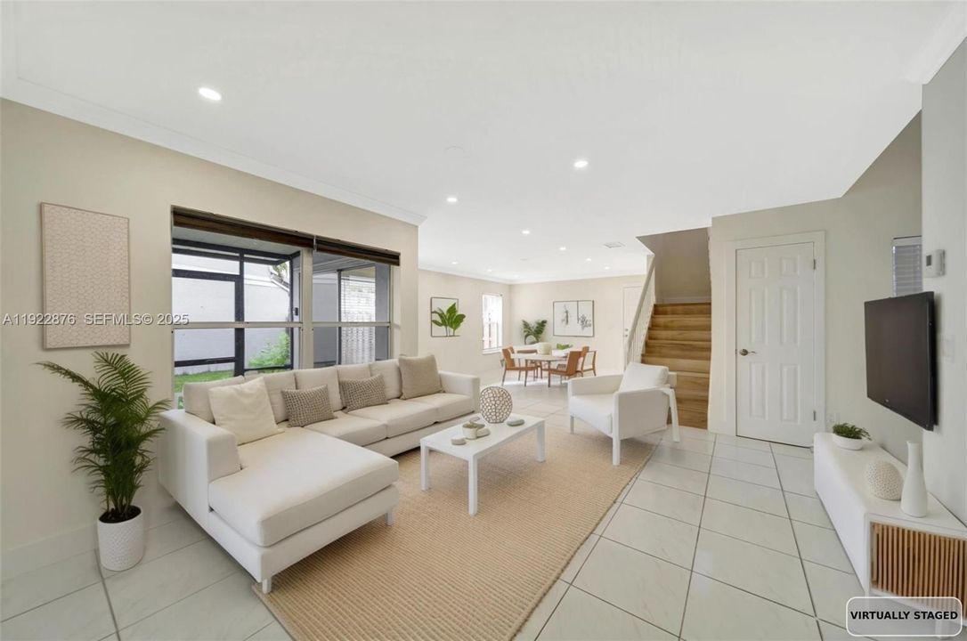 En Venta: $490,000 (3 camas, 2 baños, 1986 Pies cuadrados)