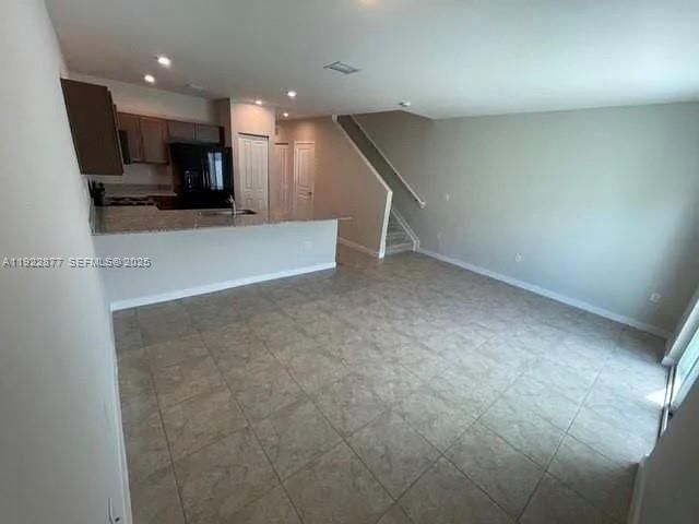 For Rent: $2,700 (3 beds, 3 baths, 1425 Square Feet)