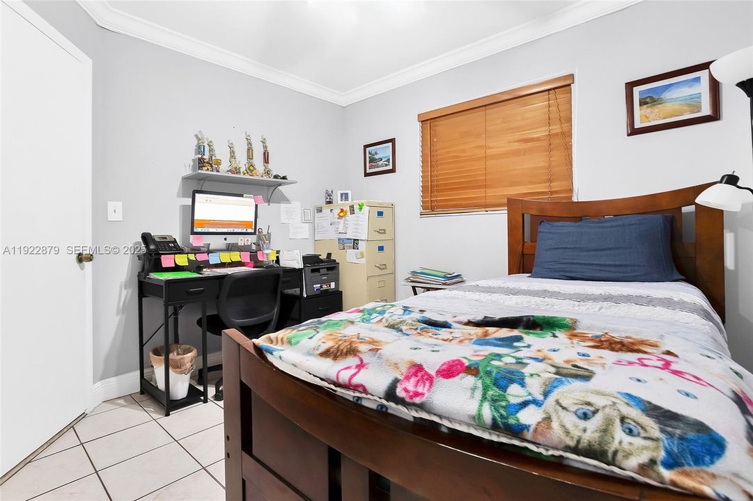 待售: $235,000 (2 贝兹, 2 浴室, 812 平方英尺)