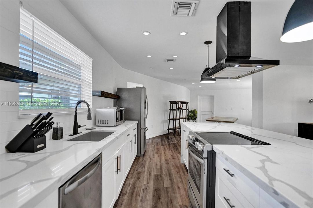 For Sale: $1,350,000 (4 beds, 3 baths, 2397 Square Feet)