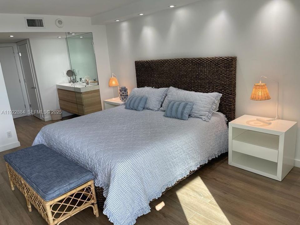 For Rent: $4,500 (2 beds, 2 baths, 1357 Square Feet)