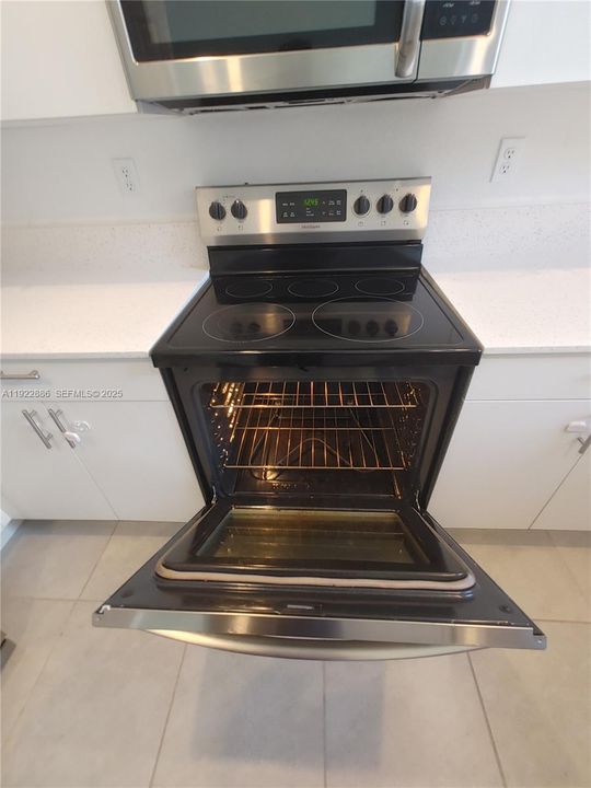 На продажу: $385,000 (3 спален, 2 ванн, 1483 Квадратных фут)