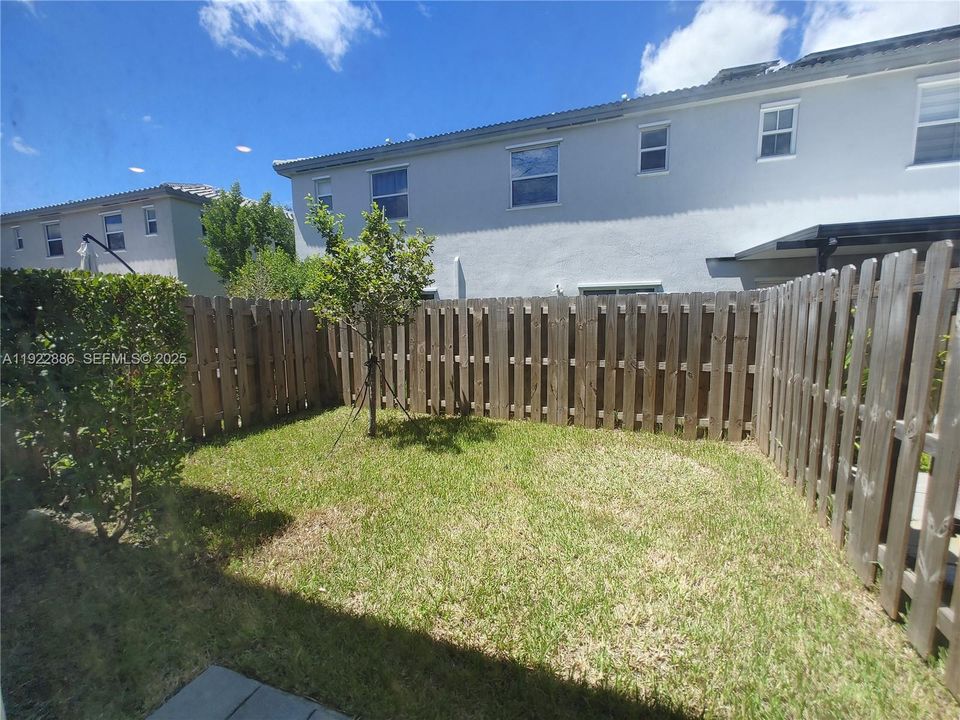 На продажу: $385,000 (3 спален, 2 ванн, 1483 Квадратных фут)