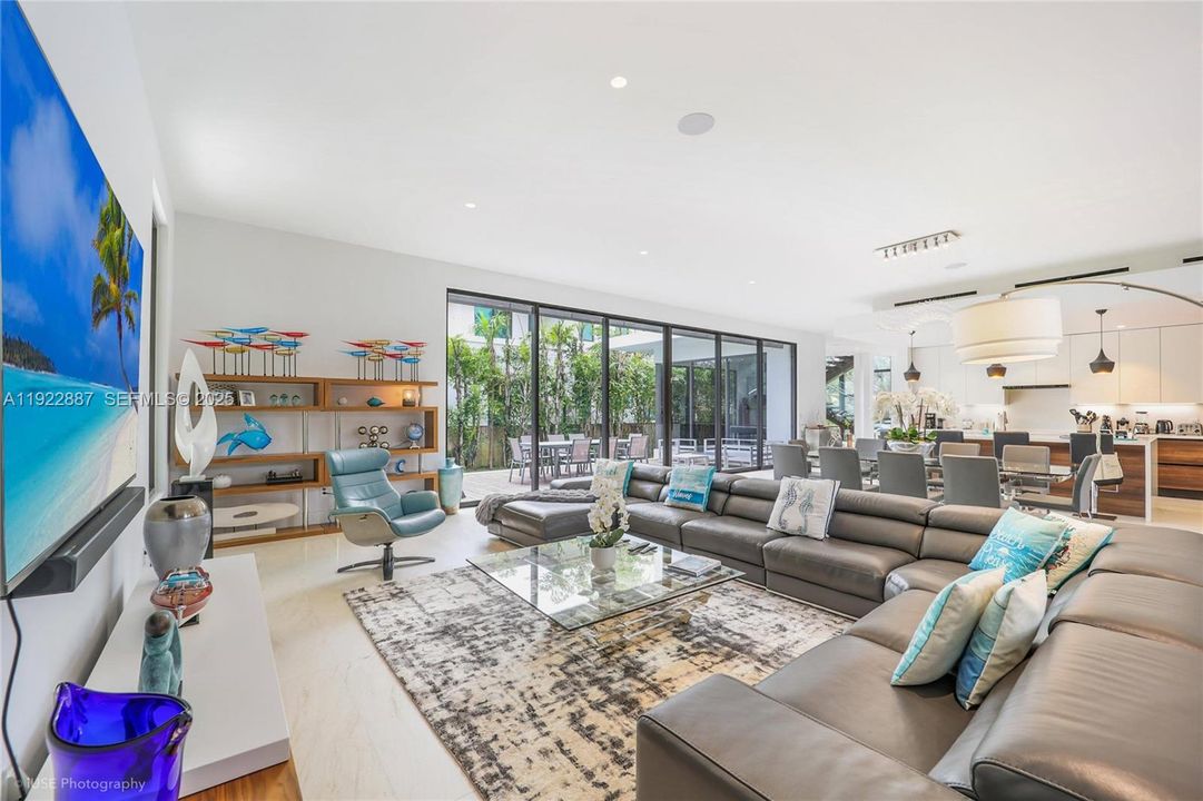 En Venta: $5,490,000 (5 camas, 5 baños, 4650 Pies cuadrados)