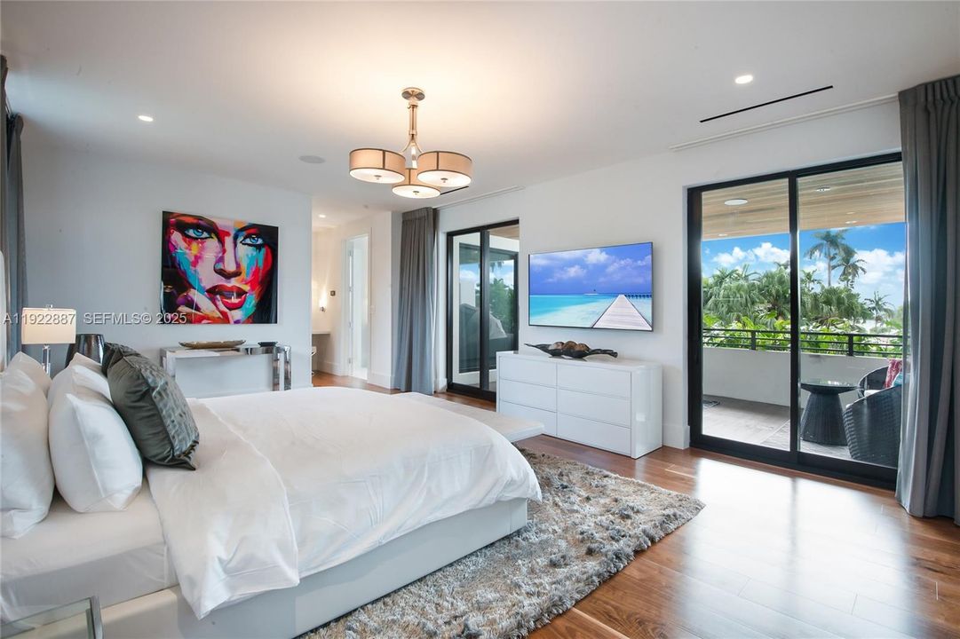 En Venta: $5,490,000 (5 camas, 5 baños, 4650 Pies cuadrados)