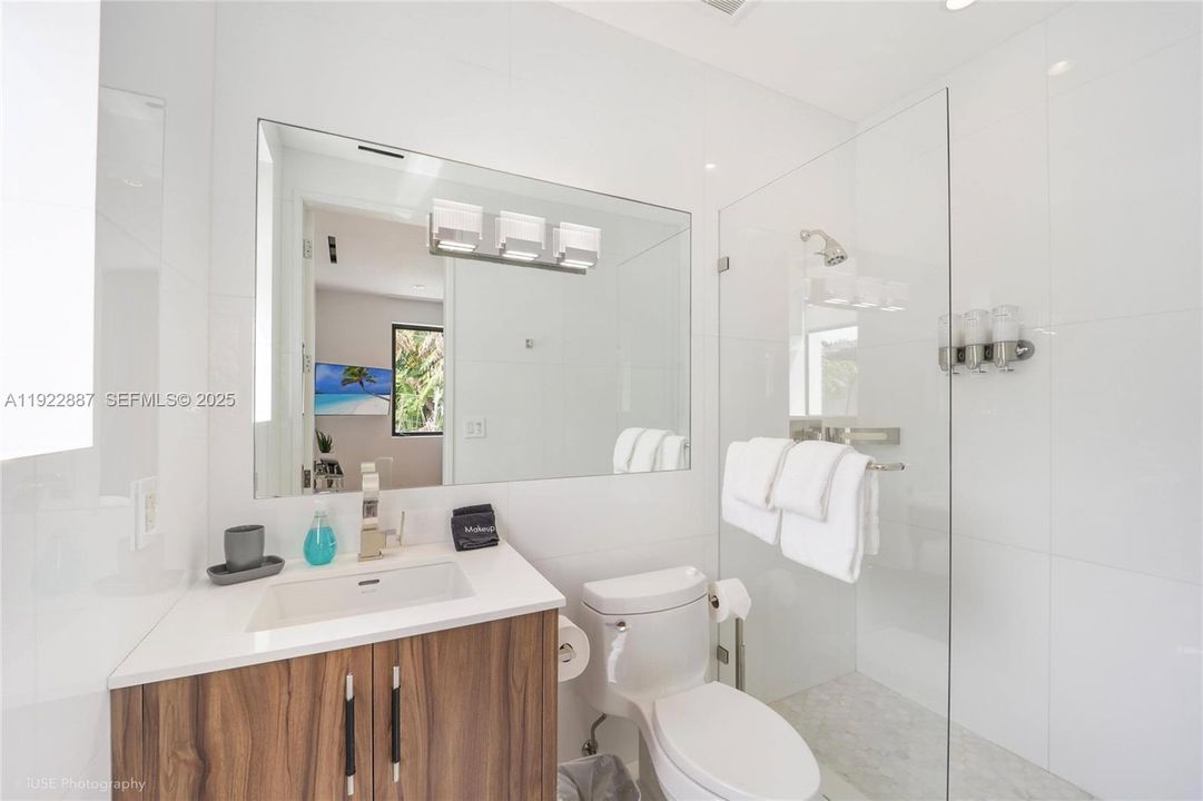 En Venta: $5,490,000 (5 camas, 5 baños, 4650 Pies cuadrados)