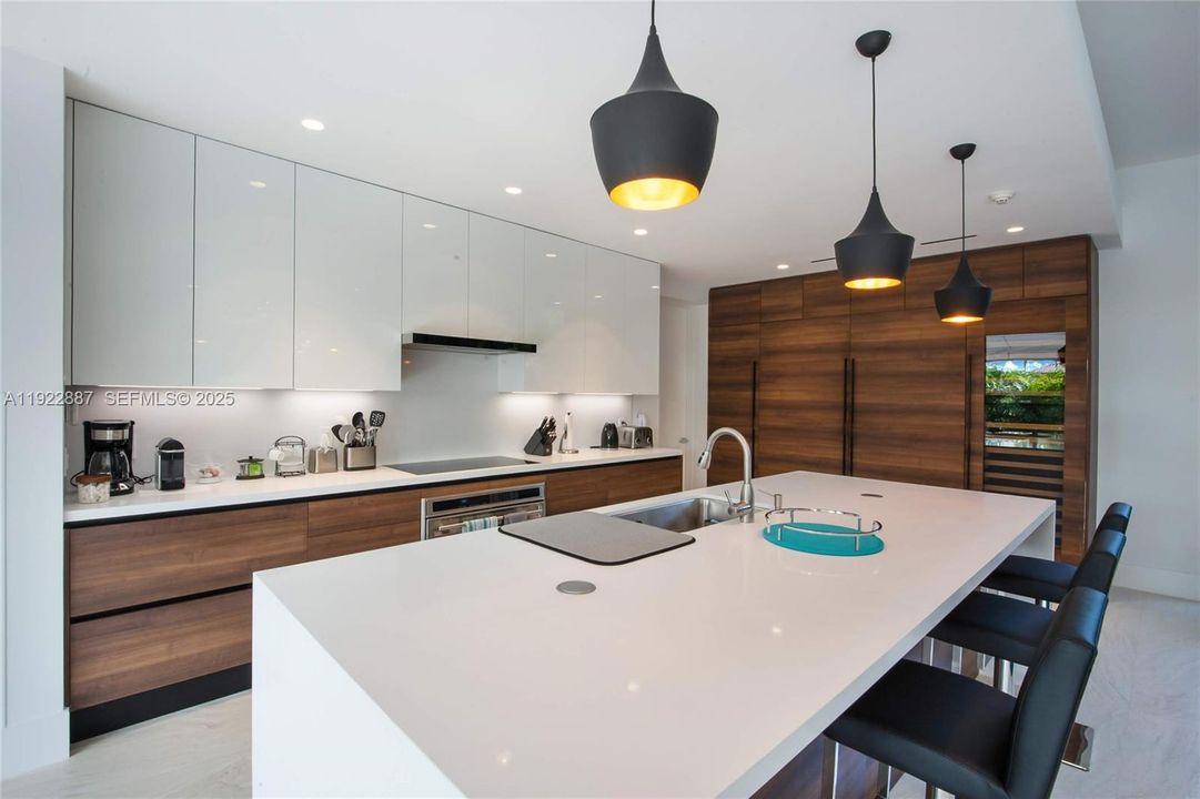 En Venta: $5,490,000 (5 camas, 5 baños, 4650 Pies cuadrados)