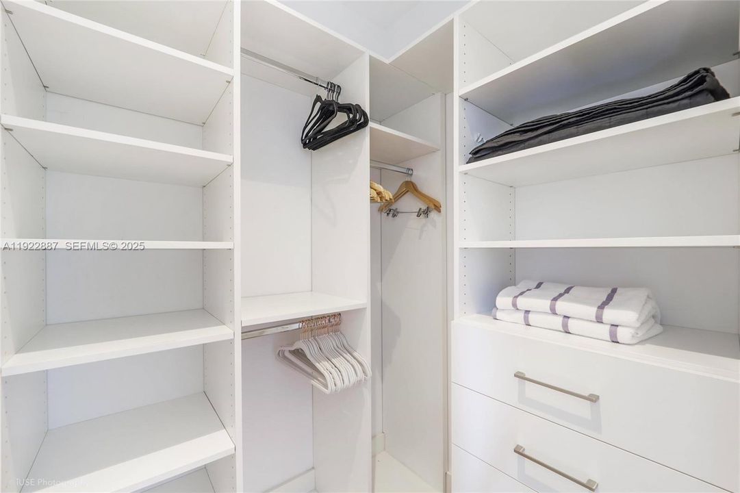 En Venta: $5,490,000 (5 camas, 5 baños, 4650 Pies cuadrados)