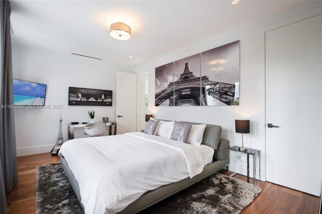 En Venta: $5,490,000 (5 camas, 5 baños, 4650 Pies cuadrados)