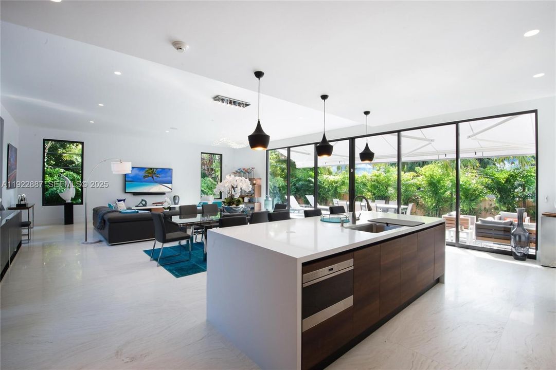 En Venta: $5,490,000 (5 camas, 5 baños, 4650 Pies cuadrados)