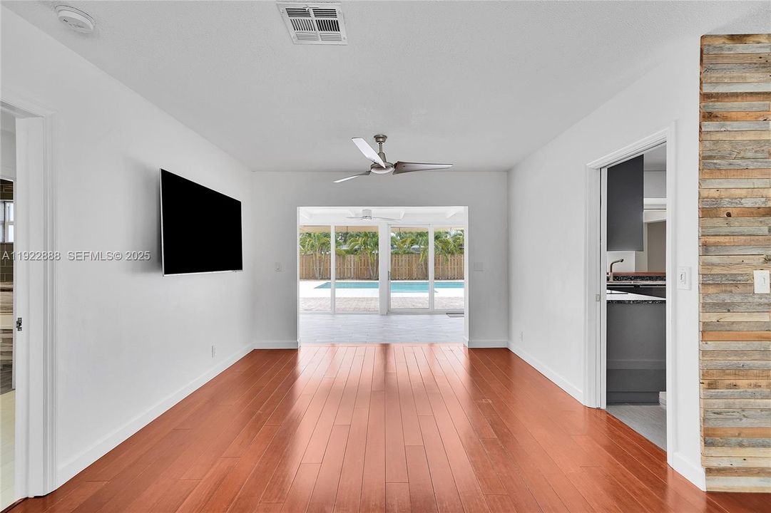 For Sale: $750,000 (4 beds, 2 baths, 2192 Square Feet)