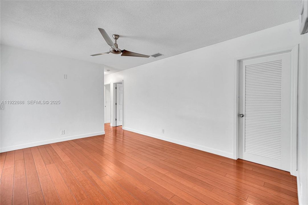 For Sale: $750,000 (4 beds, 2 baths, 2192 Square Feet)