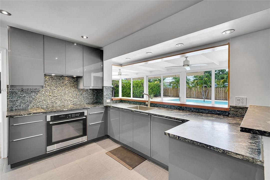 For Sale: $750,000 (4 beds, 2 baths, 2192 Square Feet)