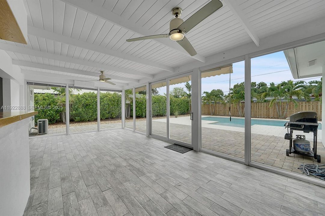 For Sale: $750,000 (4 beds, 2 baths, 2192 Square Feet)