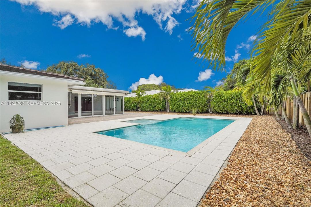 For Sale: $750,000 (4 beds, 2 baths, 2192 Square Feet)