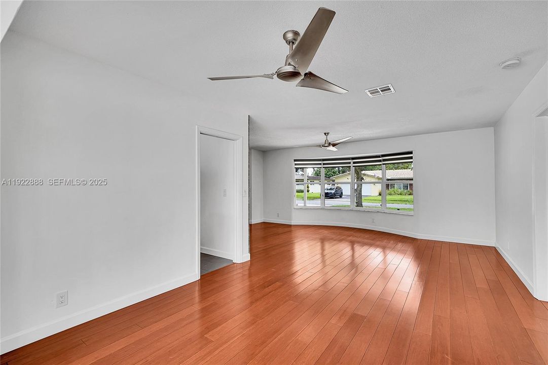 For Sale: $750,000 (4 beds, 2 baths, 2192 Square Feet)