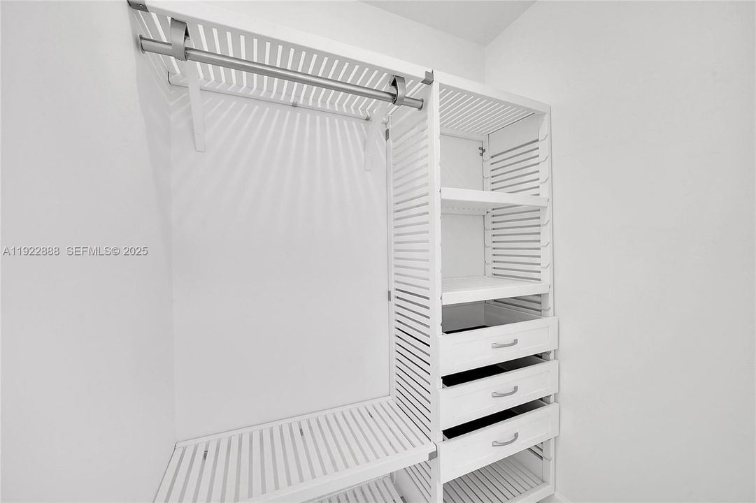 For Sale: $750,000 (4 beds, 2 baths, 2192 Square Feet)