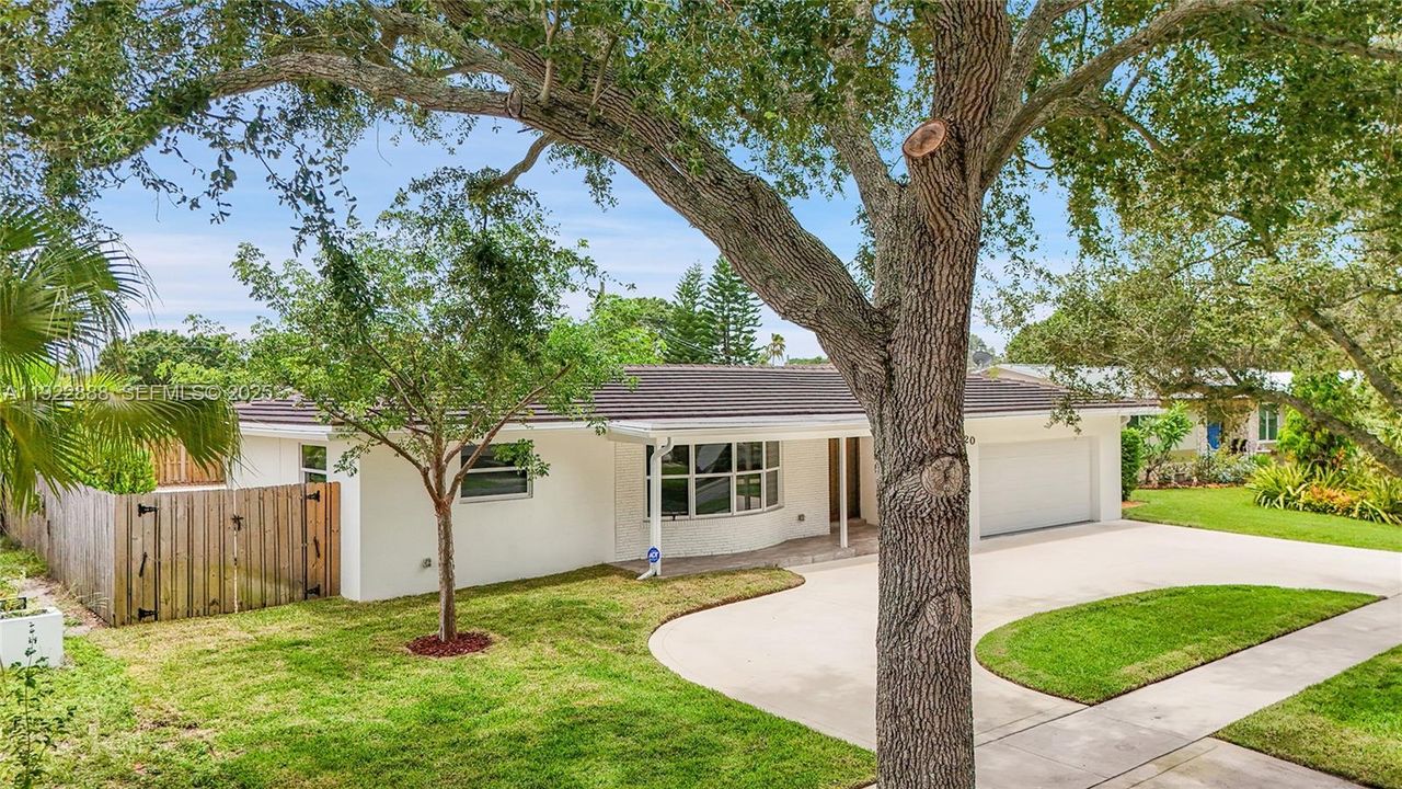 For Sale: $750,000 (4 beds, 2 baths, 2192 Square Feet)