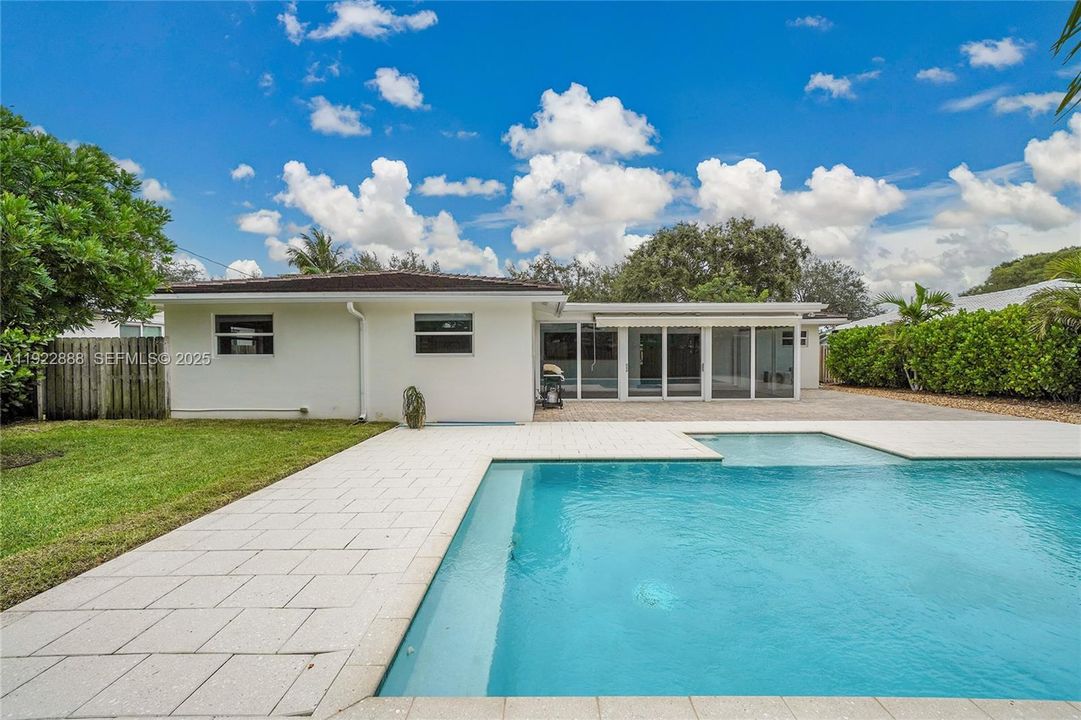 For Sale: $750,000 (4 beds, 2 baths, 2192 Square Feet)