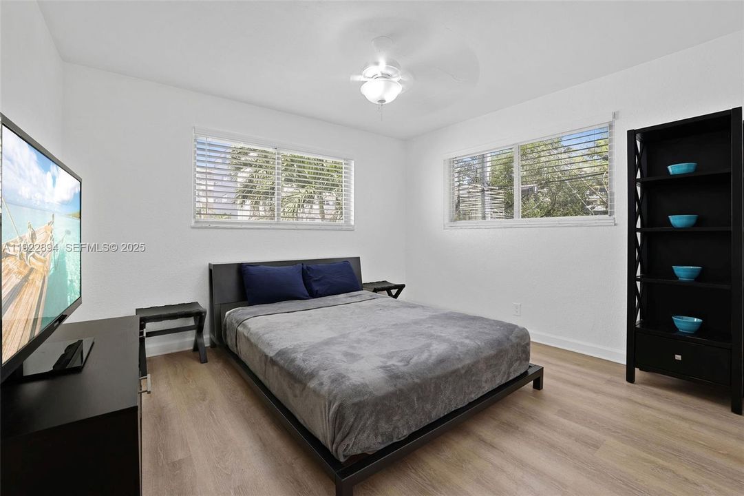 For Rent: $4,800 (3 beds, 2 baths, 1220 Square Feet)