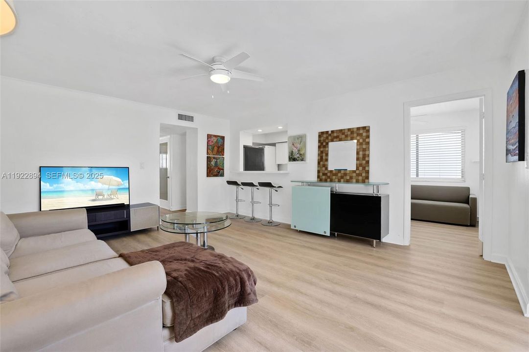 For Rent: $4,800 (3 beds, 2 baths, 1220 Square Feet)