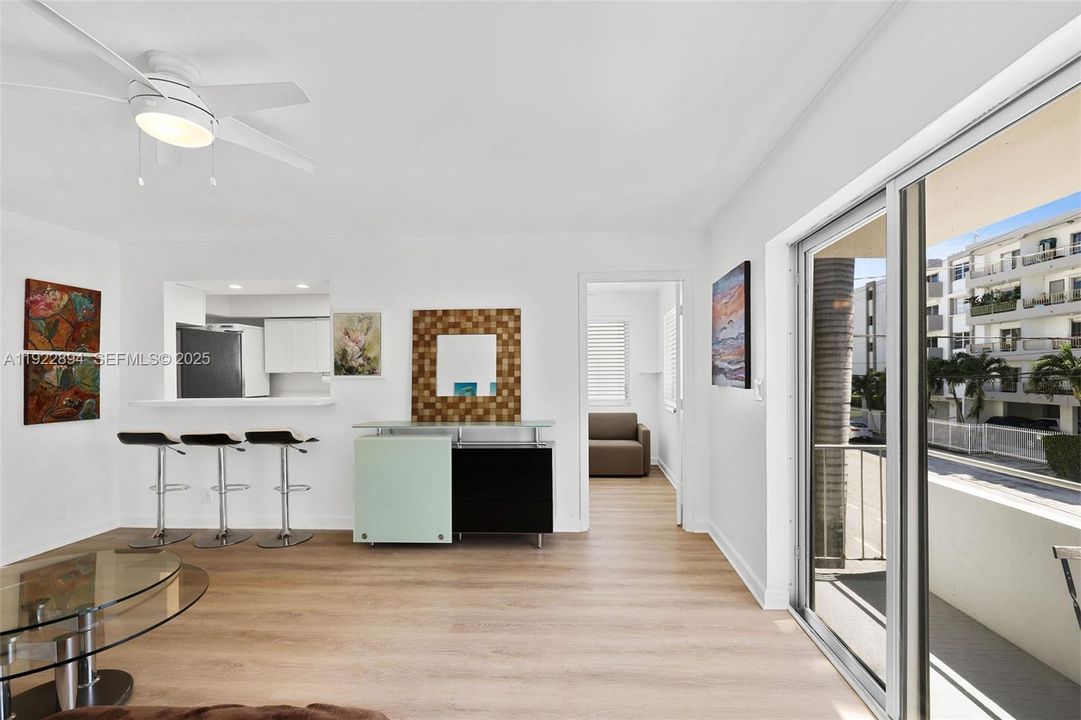 For Rent: $4,800 (3 beds, 2 baths, 1220 Square Feet)