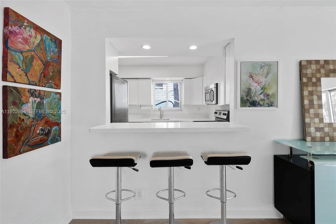 For Rent: $4,800 (3 beds, 2 baths, 1220 Square Feet)