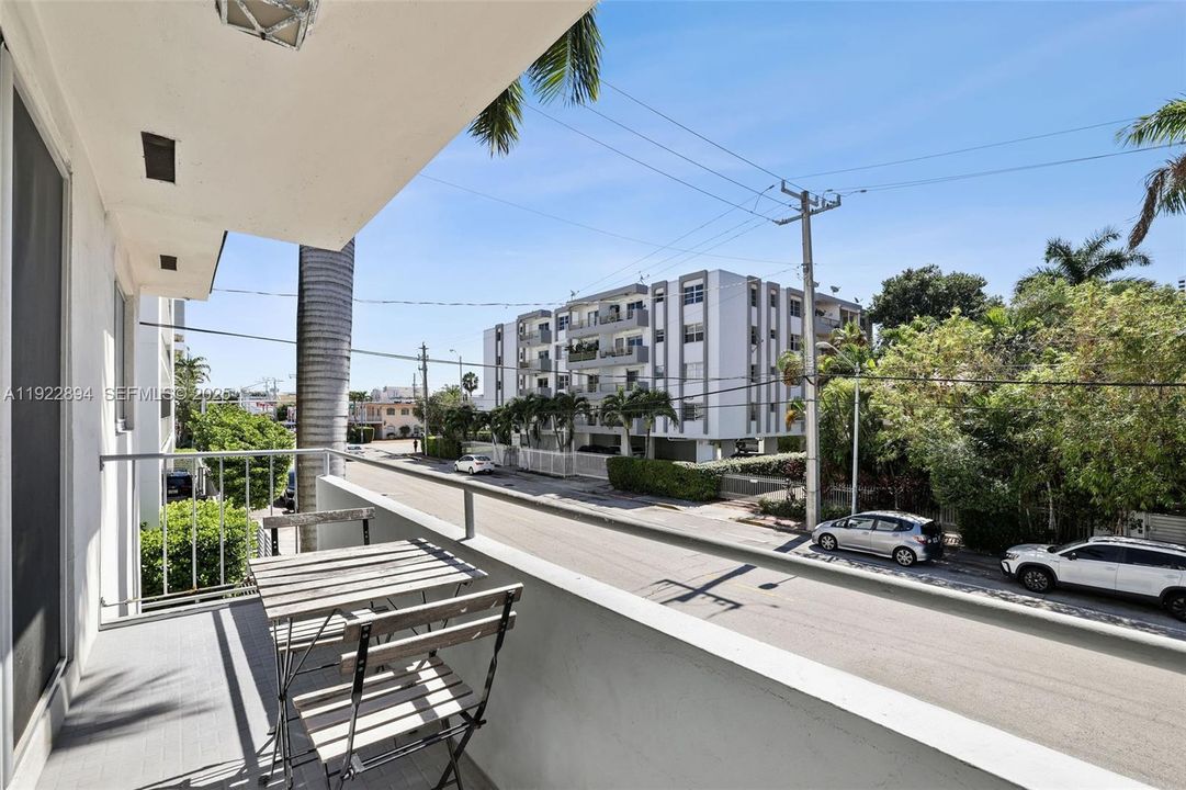 For Rent: $4,800 (3 beds, 2 baths, 1220 Square Feet)