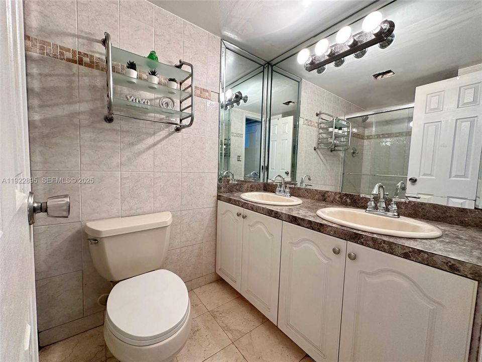 待售: $435,000 (2 贝兹, 2 浴室, 1488 平方英尺)