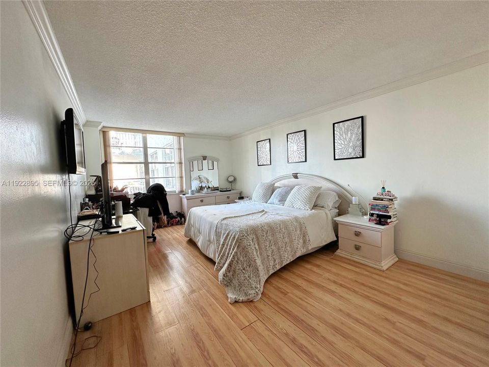 待售: $435,000 (2 贝兹, 2 浴室, 1488 平方英尺)