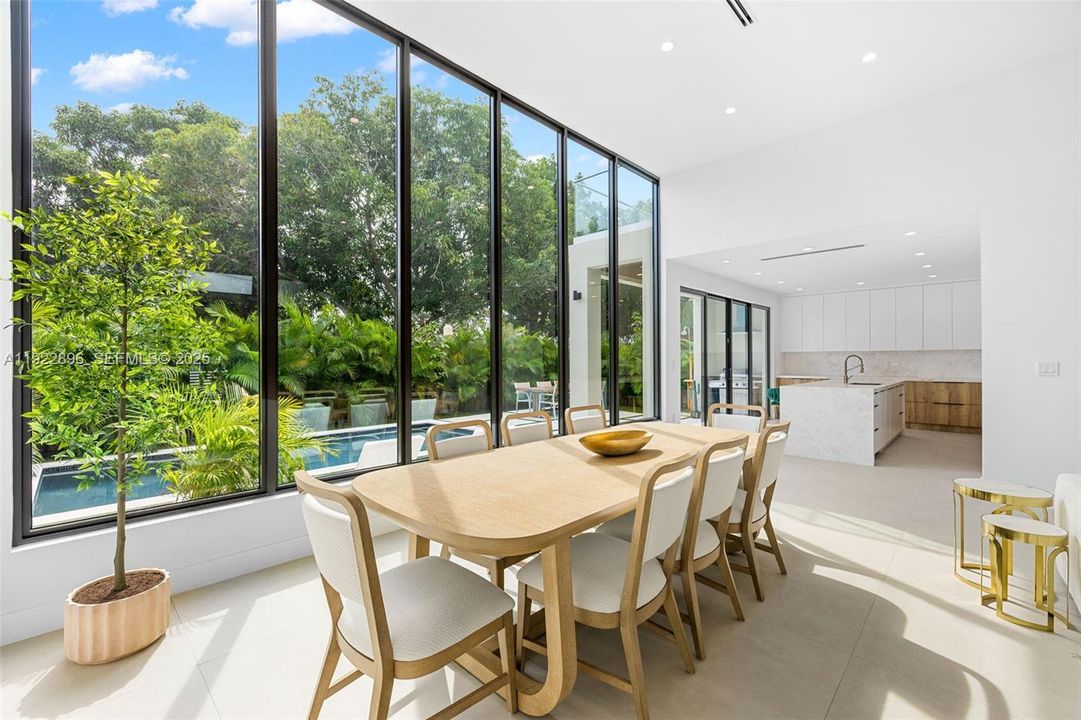 For Sale: $2,550,000 (4 beds, 3 baths, 2890 Square Feet)