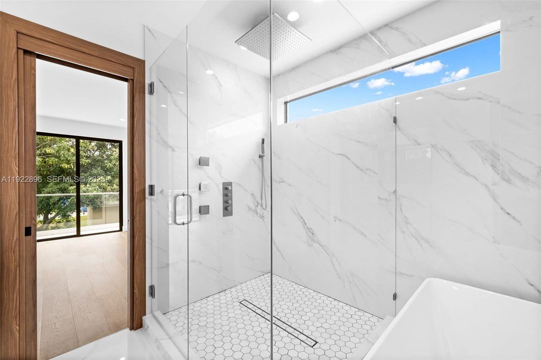 For Sale: $2,550,000 (4 beds, 3 baths, 2890 Square Feet)