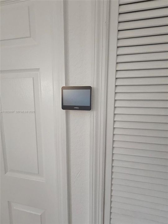 For Sale: $399,999 (2 beds, 2 baths, 1150 Square Feet)